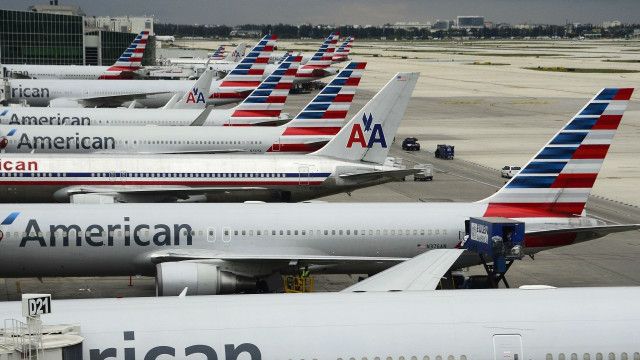 pilot american airlines menyarankan anda terbang dengan delta atau united